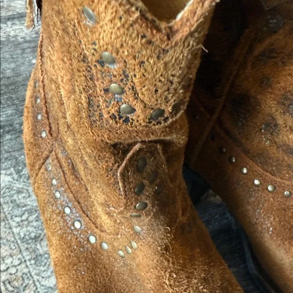Idyllwind Distressed Suede Studded Cowboy Boots - Picture 4 of 11